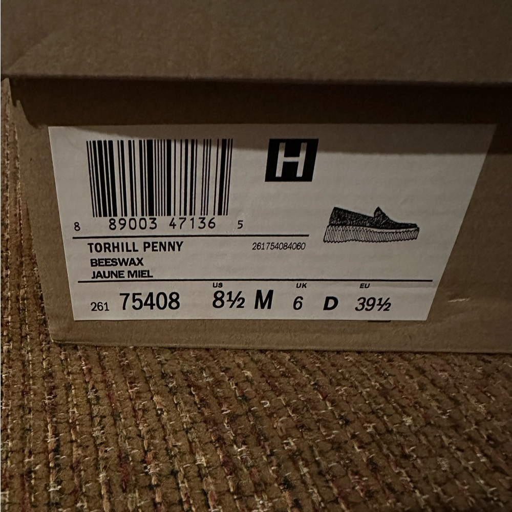 Clarks Brown Platform Penny Loafers - Picture 15 of 16